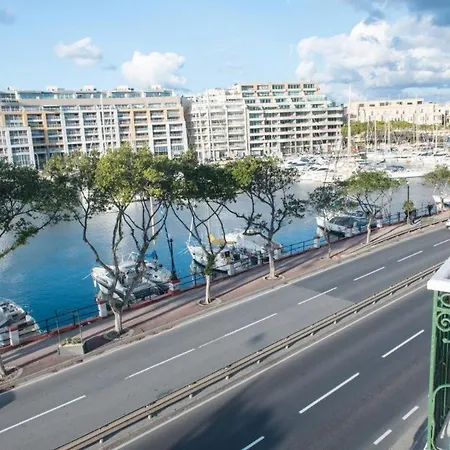 In Bb - Bb Marina - Deluxe Double With Balcony And Sea View Gasthuis Pietà